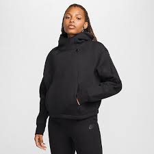 Hoodies, Sweatshirts & Fleece