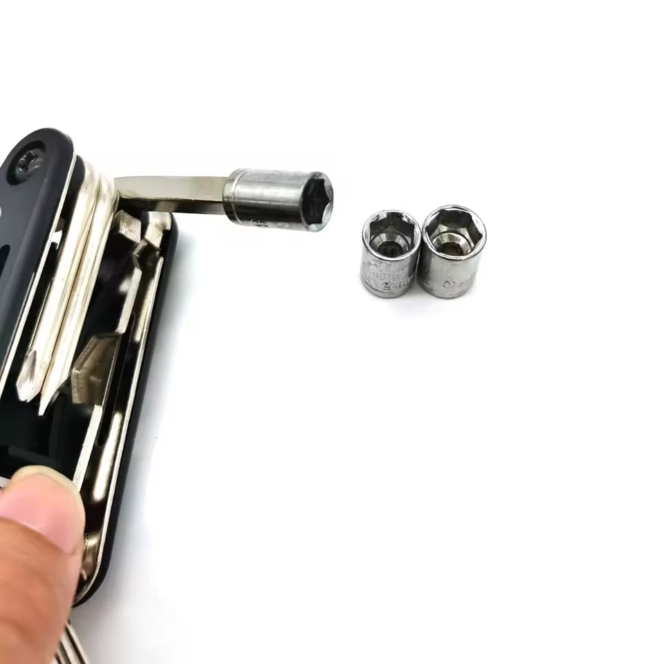 15 In 1 Multi System Screwdriver With Interchangeable Bits