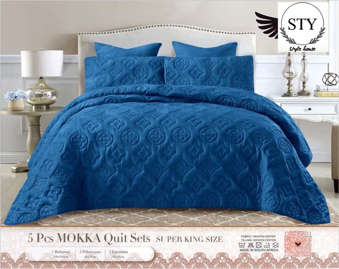 Mokka Five Piece Quilt Set Queen Size Bedding Complete Look