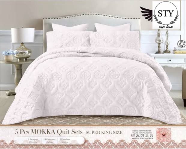 Mokka Five Piece Quilt Set Queen Size Bedding Complete Look